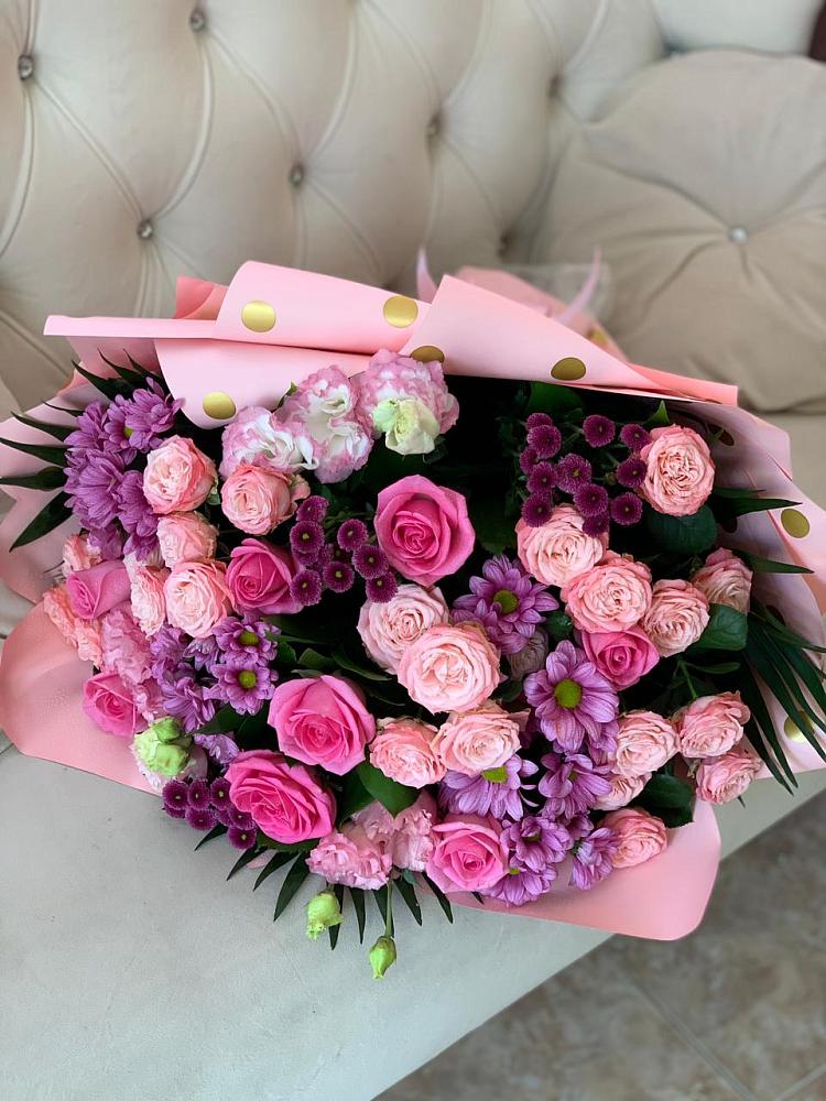 Букет цветов из: Хризантемы, Розы и Лизиантусы в Угольные Копи