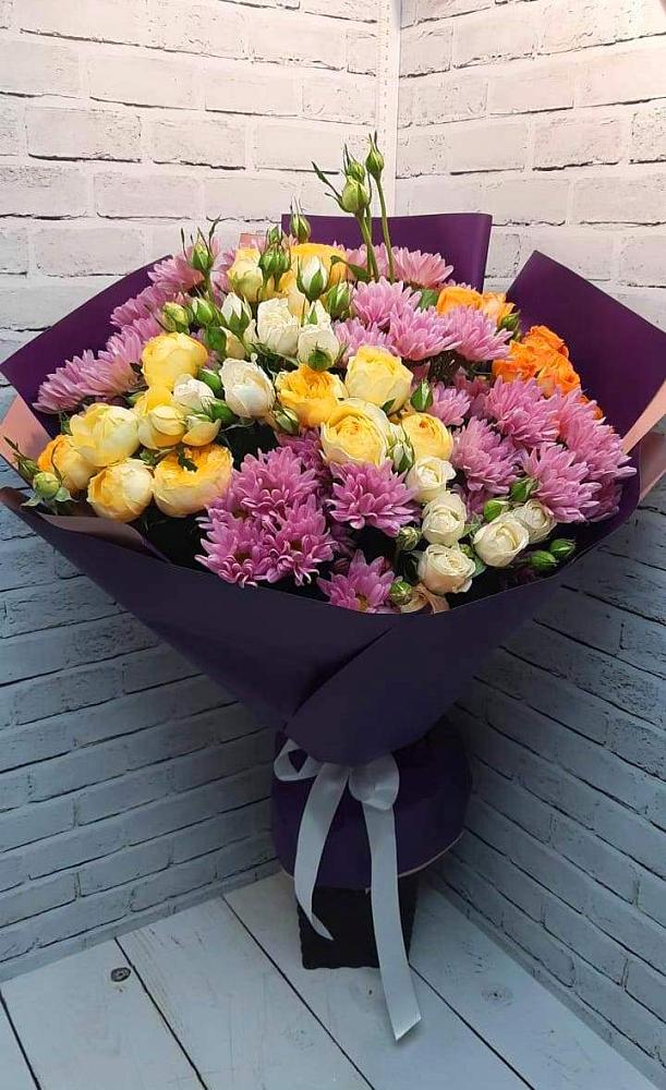 Букет цветов из: Хризантемы и Розы в Угольные Копи