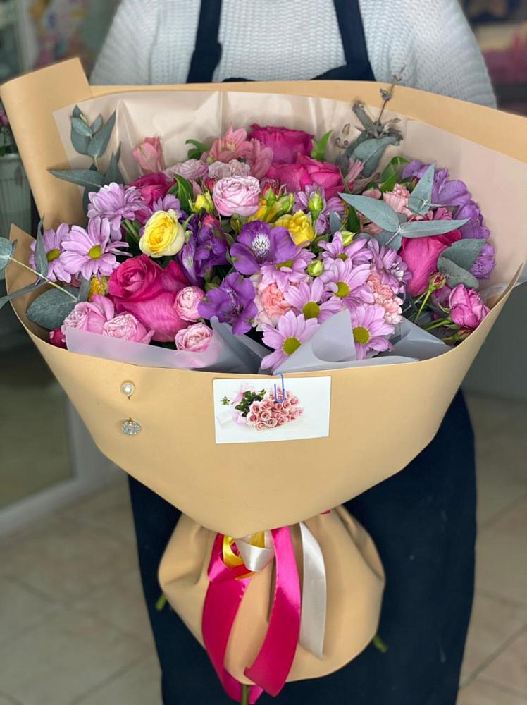 Букет цветов из: Хризантемы, Гвоздики и Альстромерии в Угольные Копи