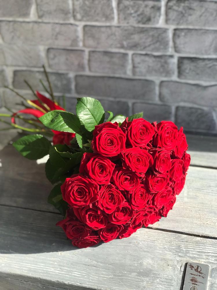 Букет Красные розы Фридом в Угольные Копи