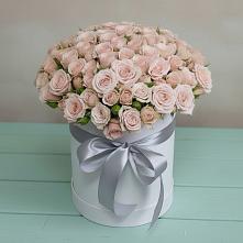 Цветочная композиция из Розы в шляпной коробке в Угольные Копи