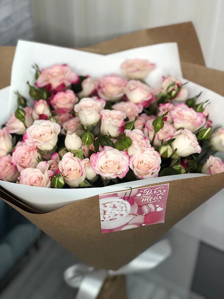 Букет цветов из: Розы в Угольные Копи