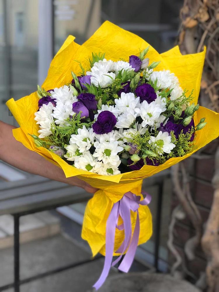 Букет цветов из: Ирисы, Хризантемы и Ромашки в Угольные Копи