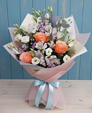 Букет цветов из:  Лизиантусы, Розы, Альстромерии и Гипсофила в Угольные Копи