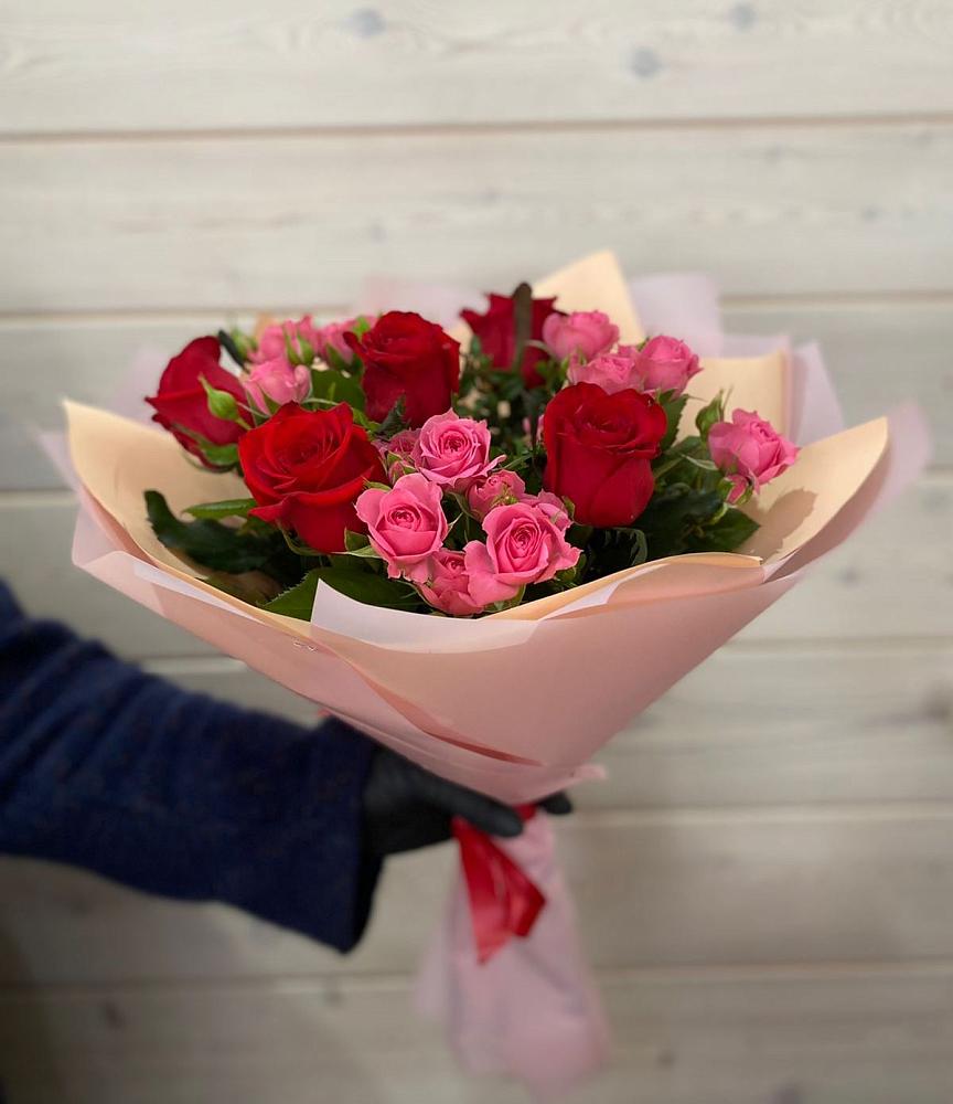 Букет цветов из: Розы в Угольные Копи