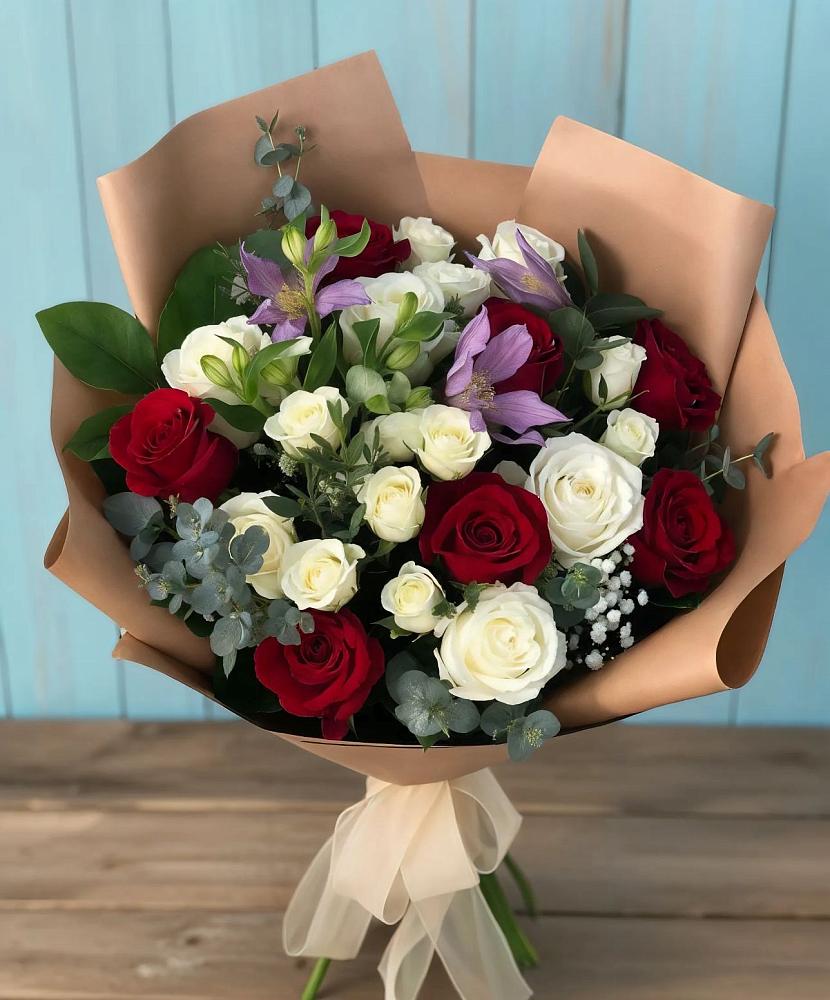 Букет цветов из: Розы и Альстромерии в Угольные Копи