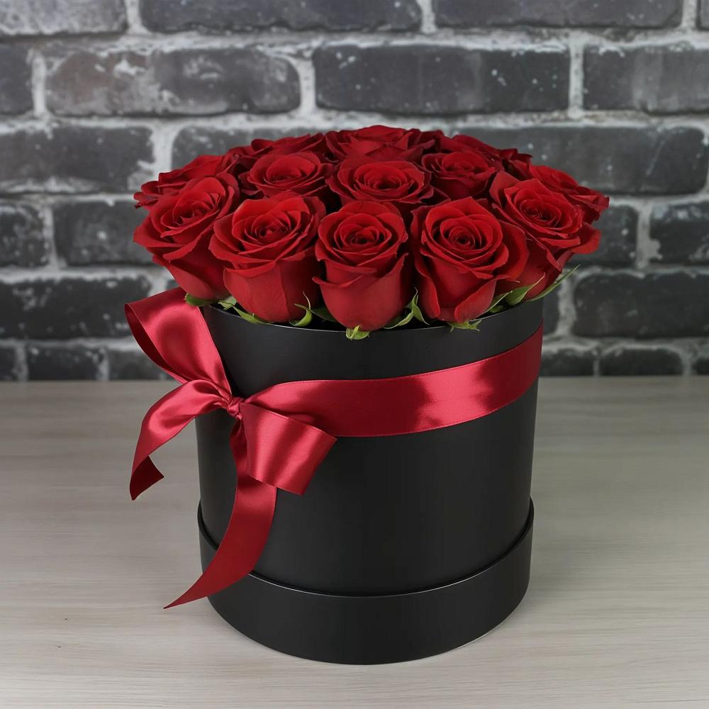 Цветочная композиция из Розы в шляпной коробке в Угольные Копи