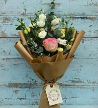 Букет цветов из:  Розы и Лизиантусы в Угольные Копи