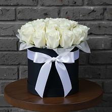 Цветочная композиция из Розы в шляпной коробке в Угольные Копи